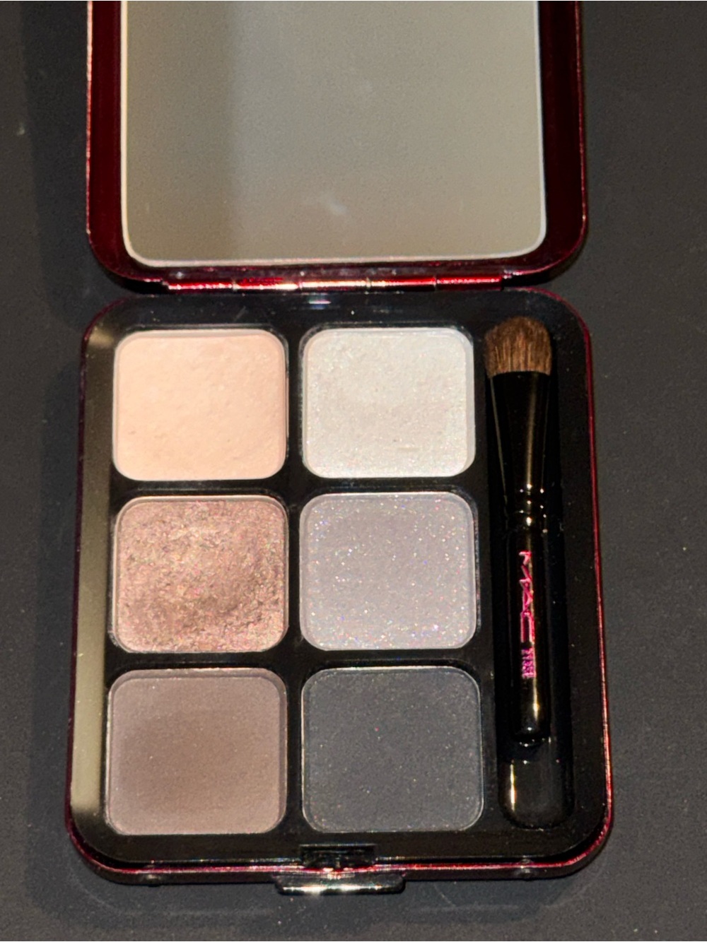MAC Fascinating Ruby Eyeshadow Palette-Smokey eyes